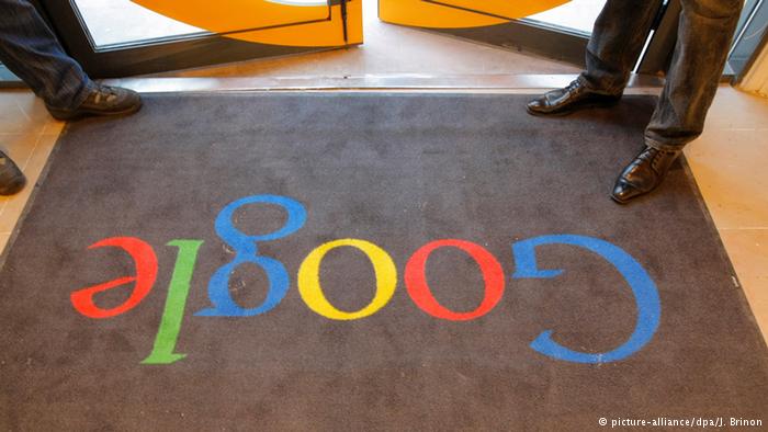 French police and tax officials swoop on Paris offices of Google